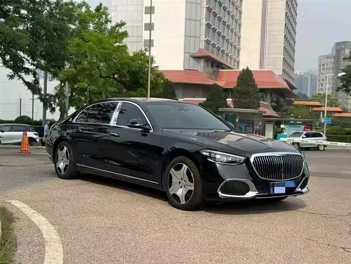 Фото 3 - Mercedes-Benz Maybach S-Class