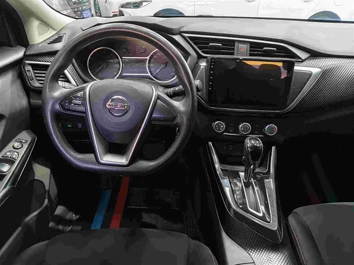 Фото 8 - Nissan Lannia