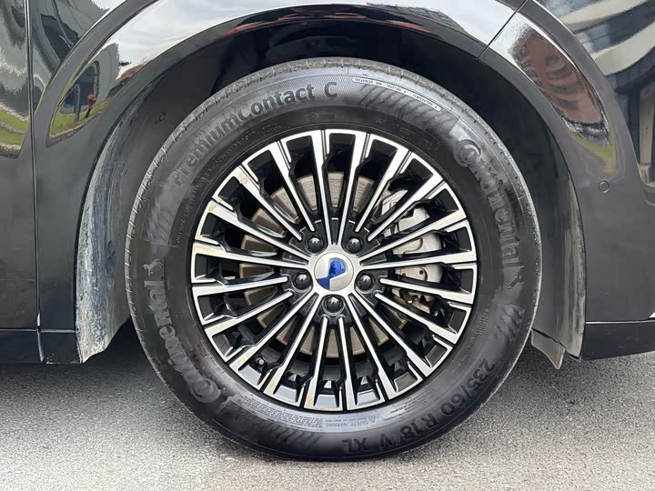 Фото 9 - Denza D9