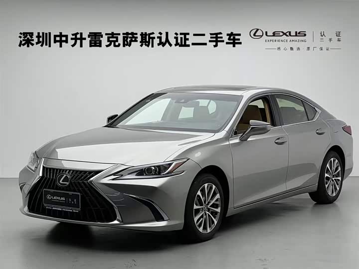 Фото 1 - Lexus ES