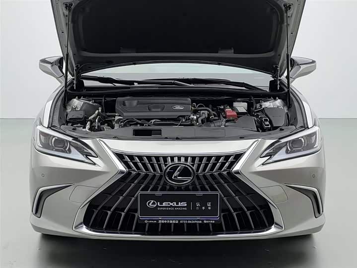 Фото 3 - Lexus ES
