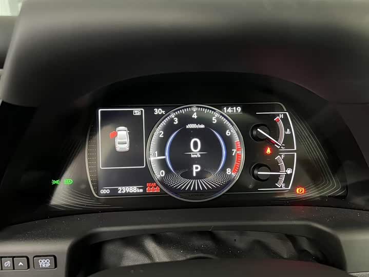 Фото 6 - Lexus ES