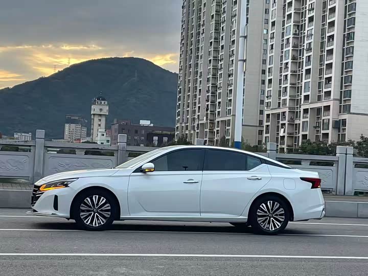 Фото 4 - Nissan Teana