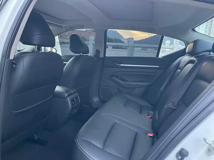 Фото 9 - Nissan Teana