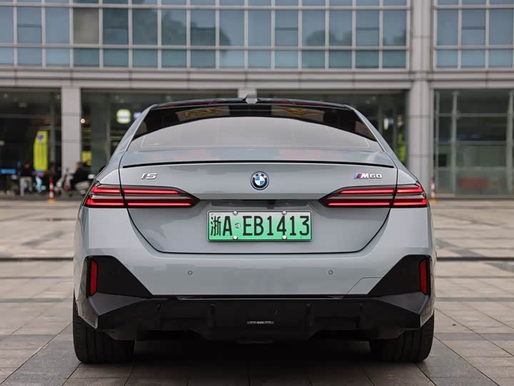 Фото 5 - BMW i5