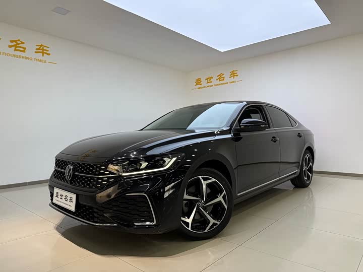 Фото 1 - Volkswagen Passat