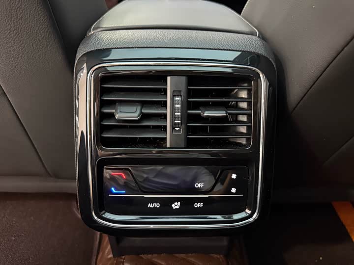 Фото 15 - Volkswagen Passat