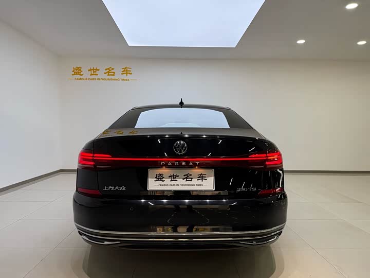 Фото 17 - Volkswagen Passat