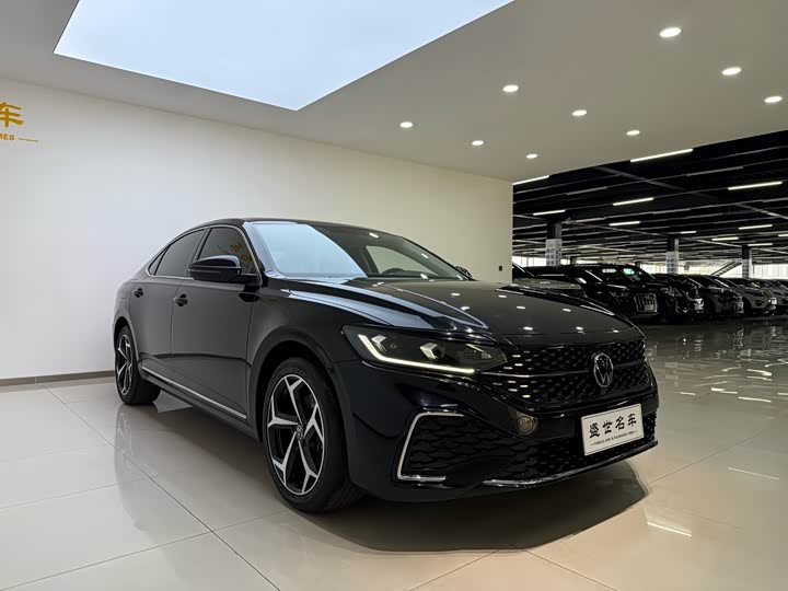 Фото 3 - Volkswagen Passat