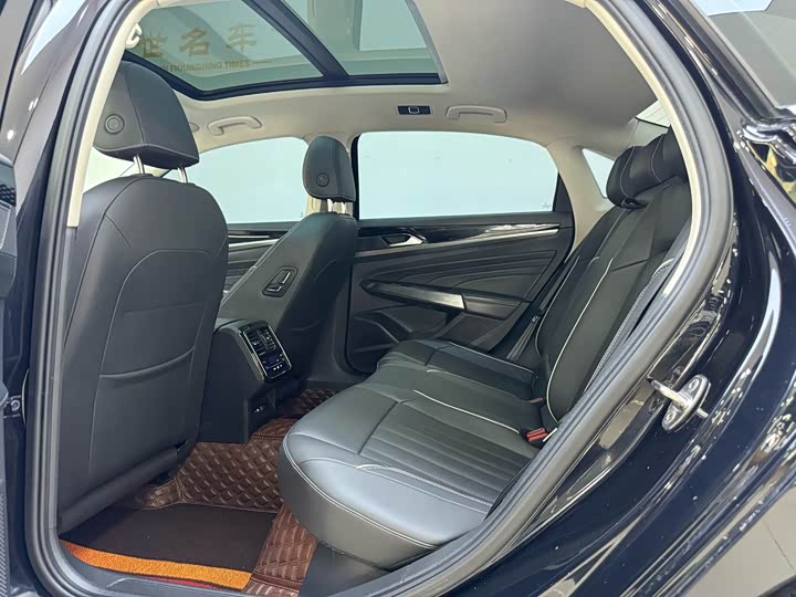 Фото 5 - Volkswagen Passat