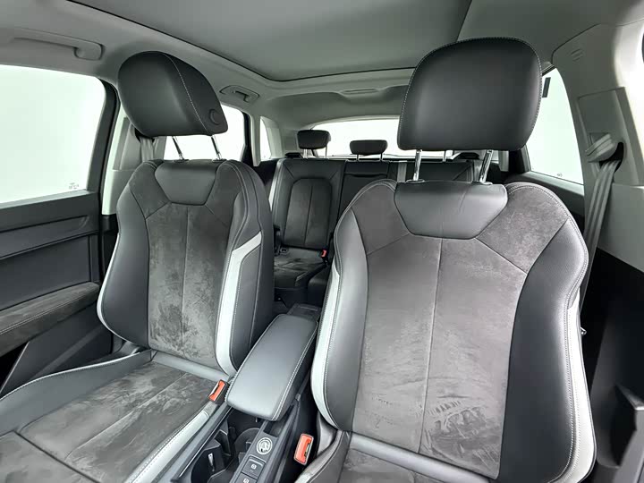 Фото 10 - Audi Q3