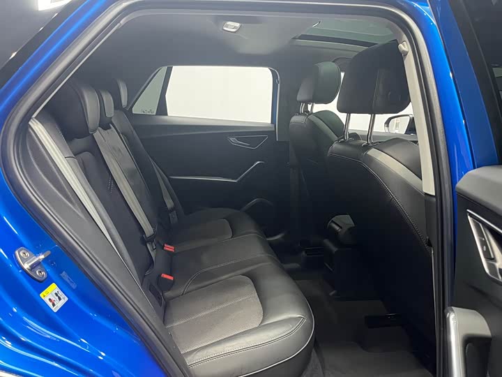 Фото 11 - Audi Q2L