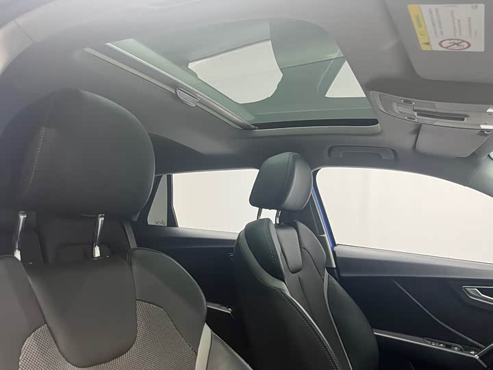 Фото 15 - Audi Q2L