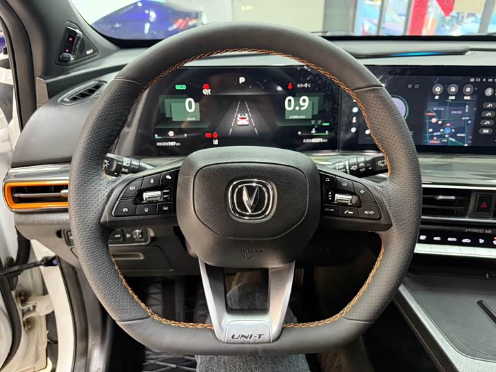 Фото 11 - Changan UNI-T