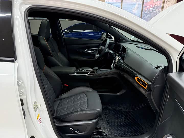 Фото 21 - Changan UNI-T