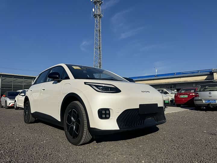 Фото 3 - GAC Aion UT