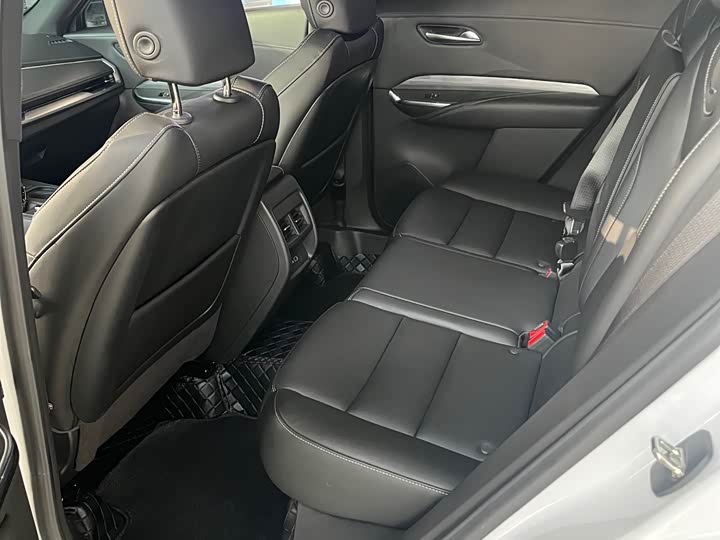 Фото 13 - Cadillac XT4