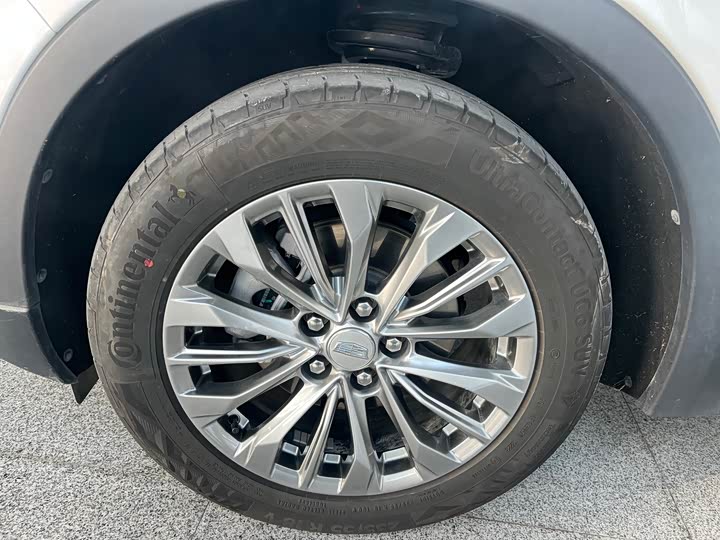 Фото 15 - Cadillac XT4