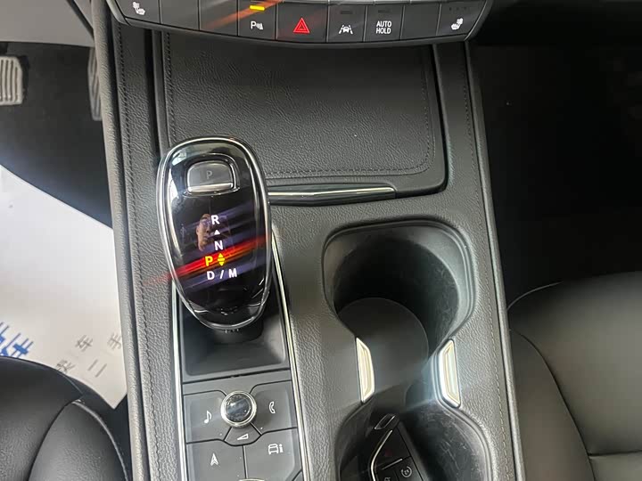 Фото 23 - Cadillac XT4