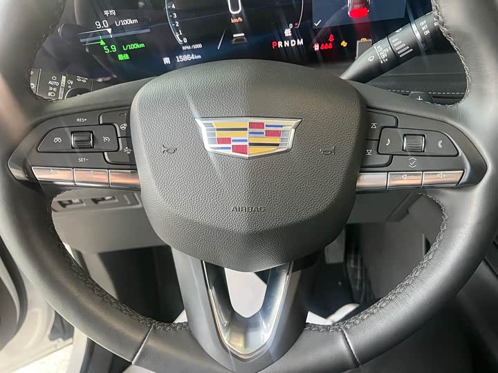 Фото 24 - Cadillac XT4