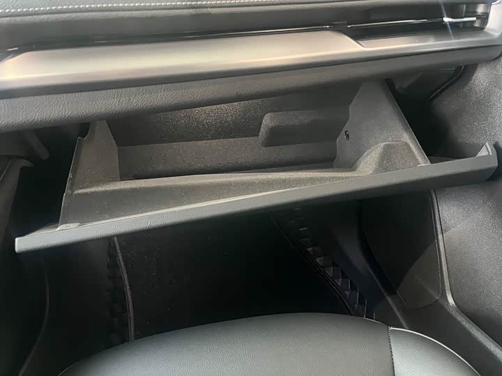 Фото 28 - Cadillac XT4