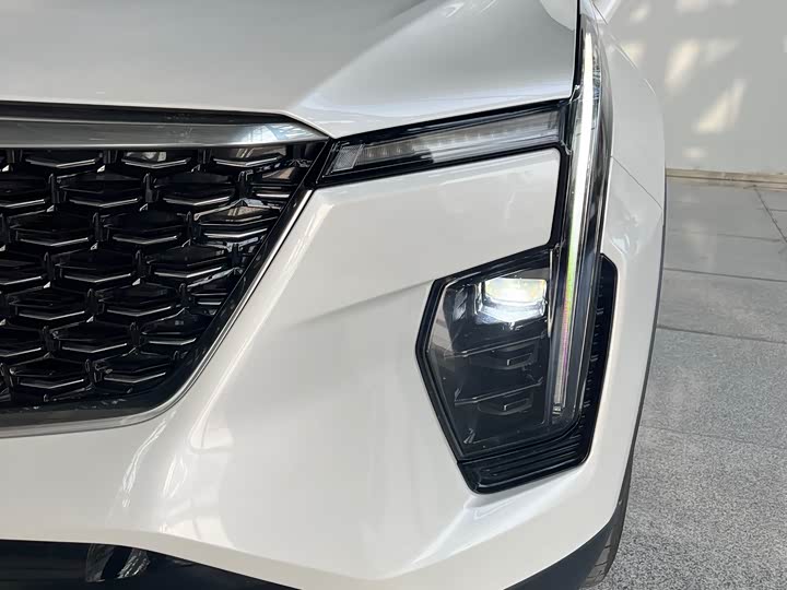 Фото 4 - Cadillac XT4