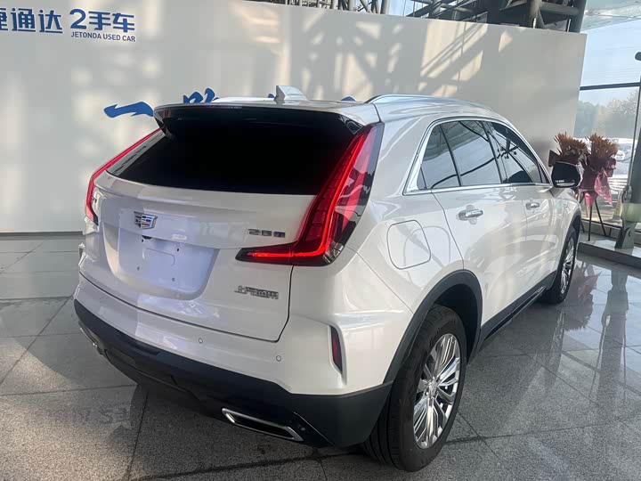 Фото 7 - Cadillac XT4