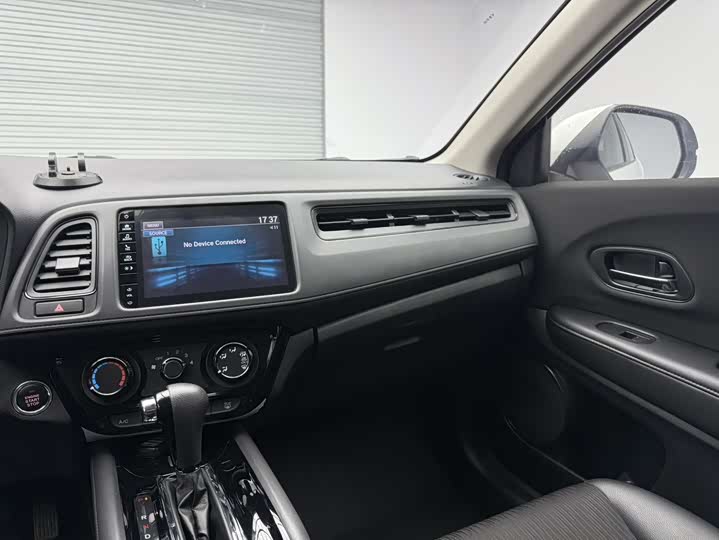 Фото 18 - Honda Vezel