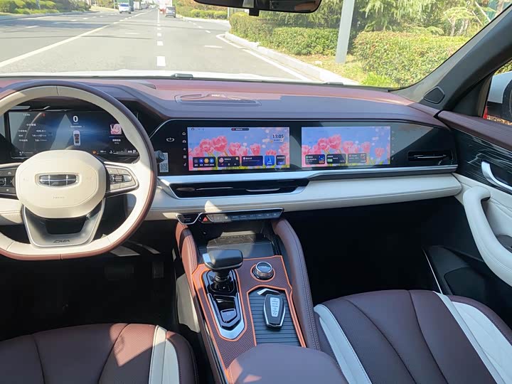 Фото 19 - Geely Monjaro