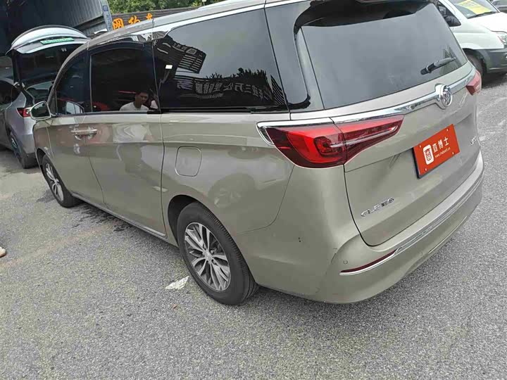 Фото 4 - Buick GL8 ES