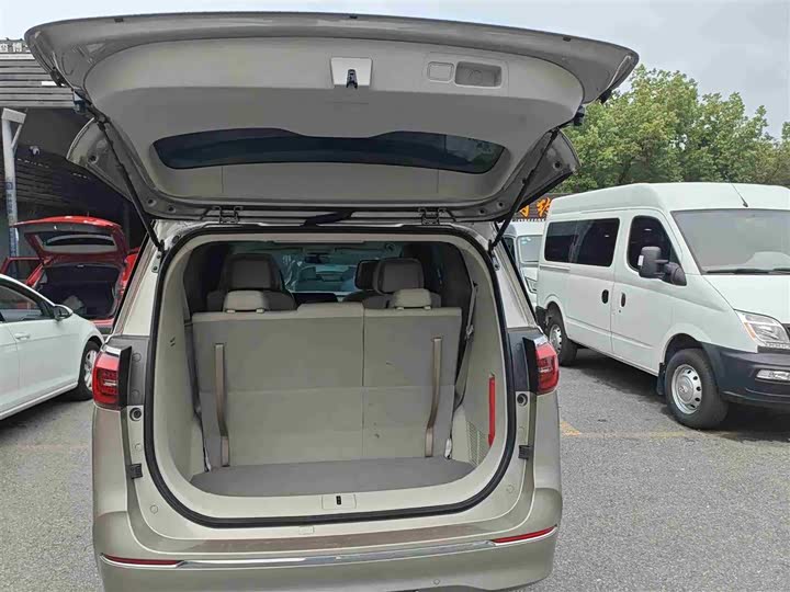 Фото 6 - Buick GL8 ES