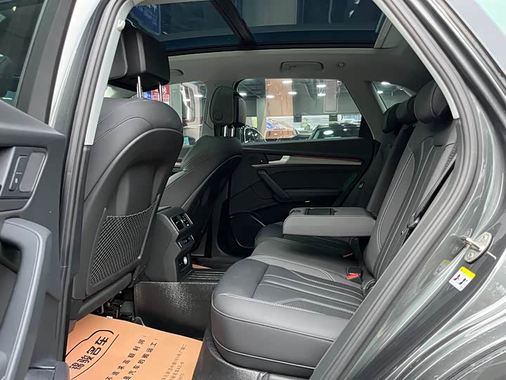 Фото 5 - Audi Q5L