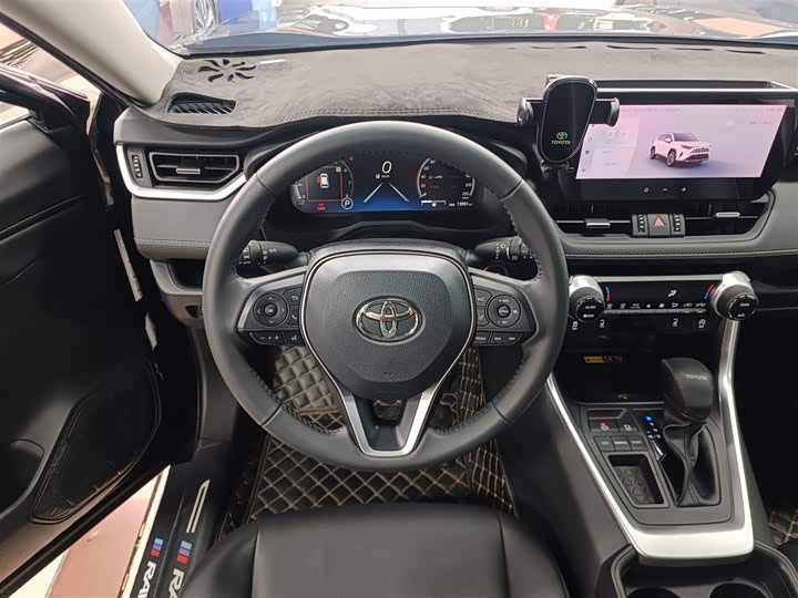 Photo 11 - Toyota RAV4