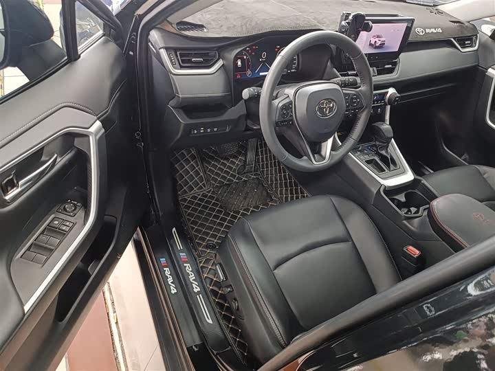 Photo 16 - Toyota RAV4