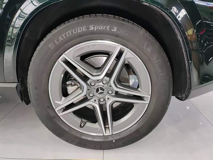 Фото 19 - Mercedes-Benz GLE-Class