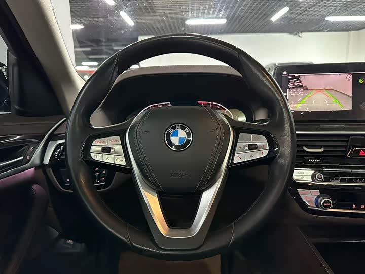 Фото 10 - BMW 5 Series