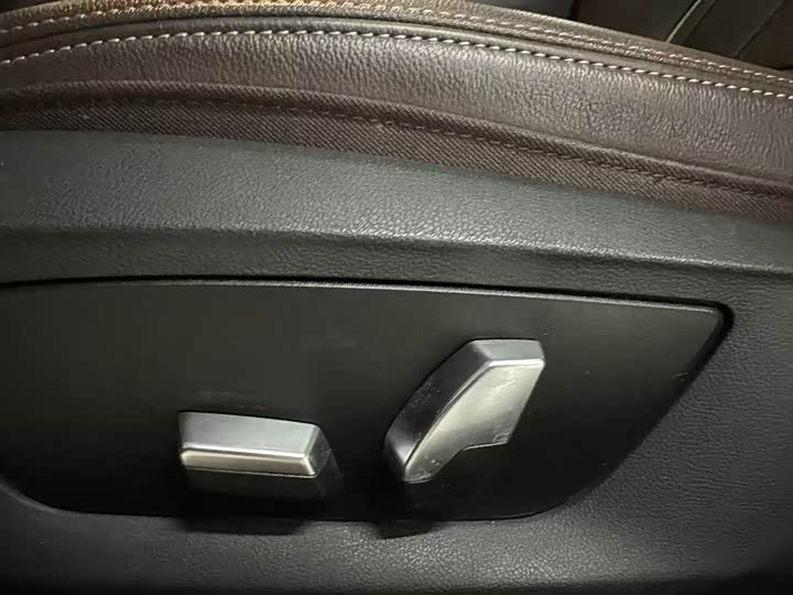 Фото 15 - BMW 5 Series