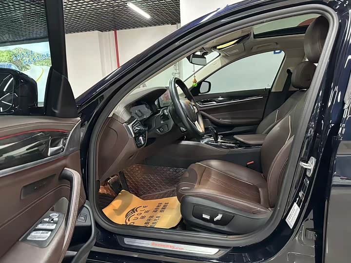 Фото 5 - BMW 5 Series