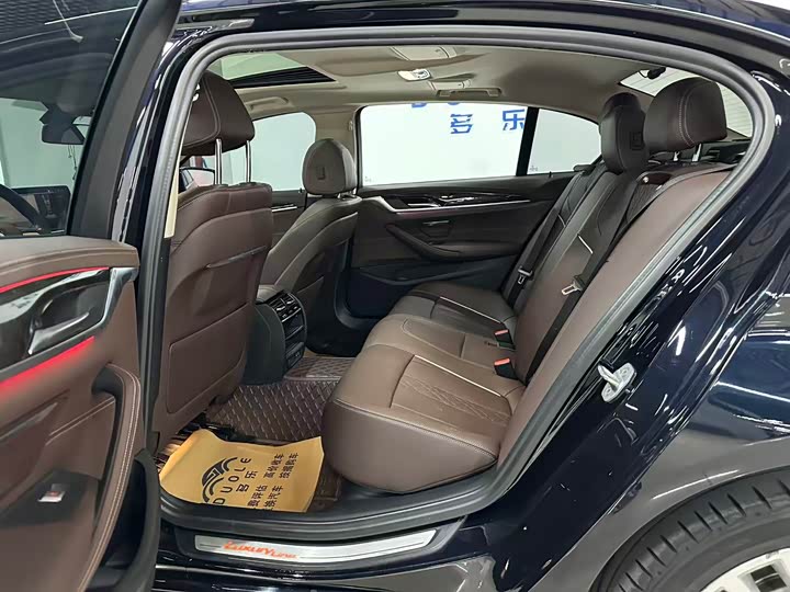 Фото 6 - BMW 5 Series