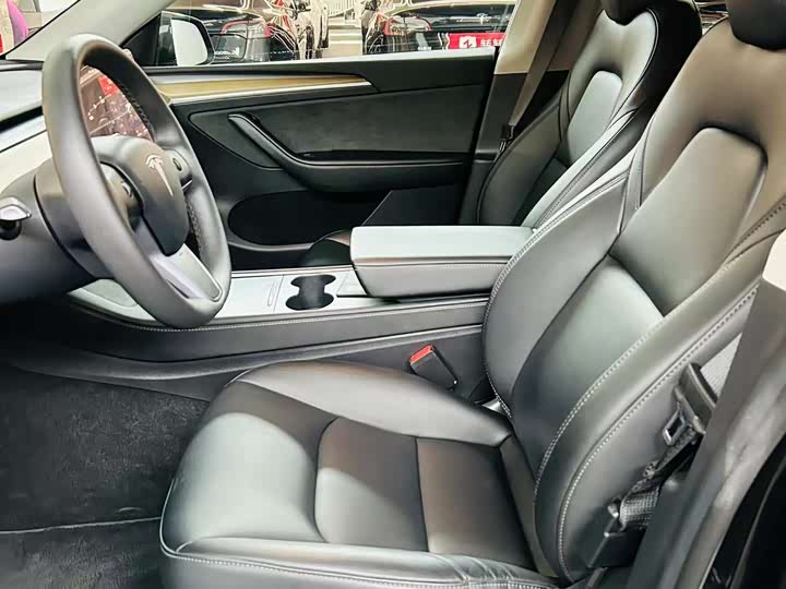 Фото 10 - Tesla Model Y