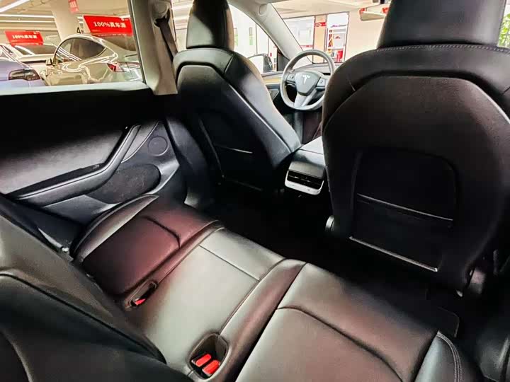 Фото 12 - Tesla Model Y