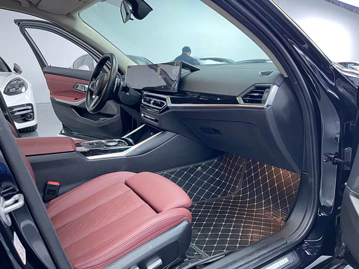 Фото 19 - BMW 3 Series