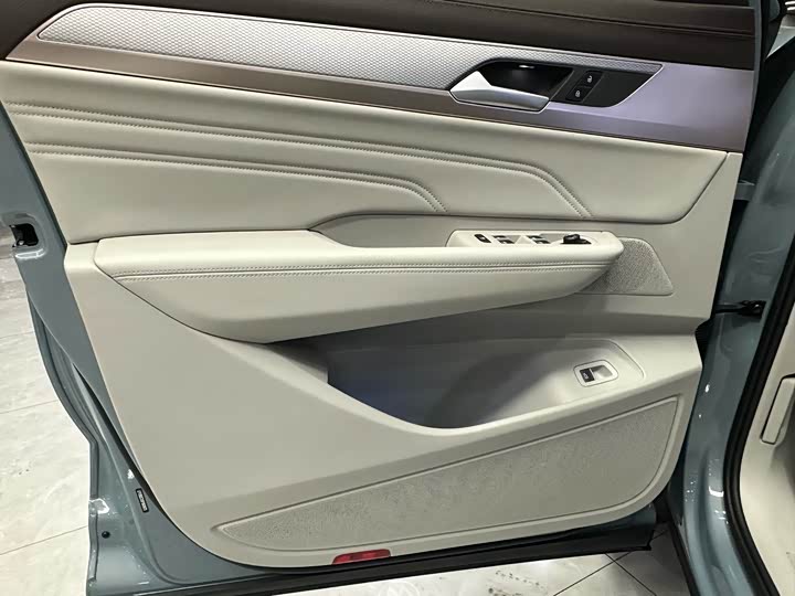 Фото 11 - Volkswagen Tavendor