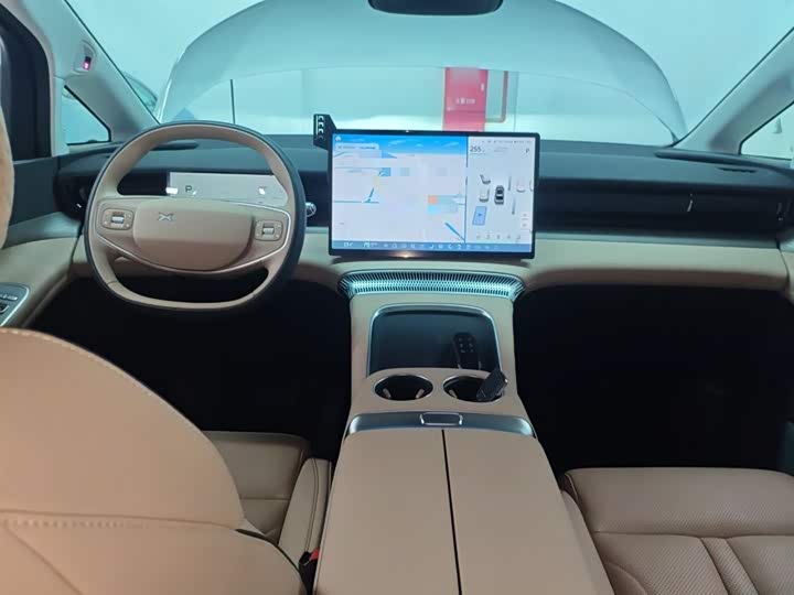 Фото 10 - XPeng X9