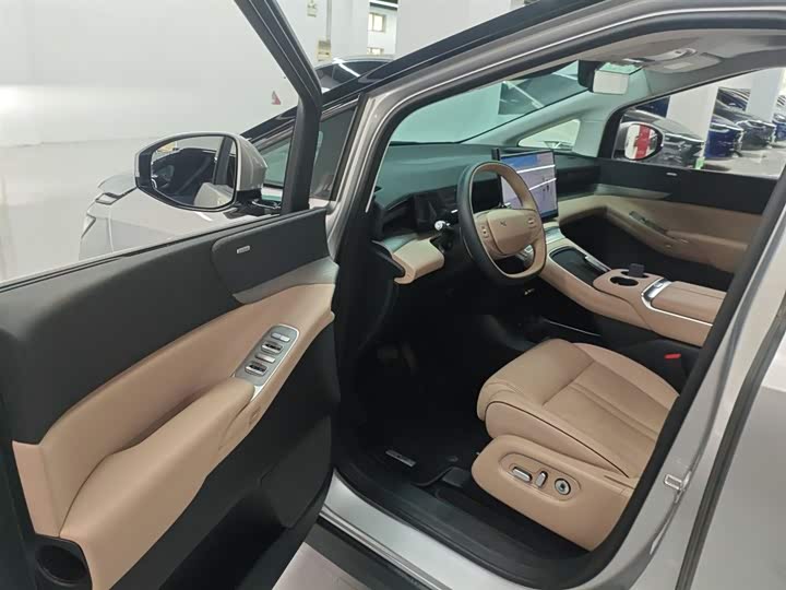 Фото 16 - XPeng X9