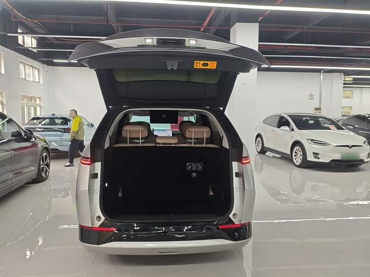 Фото 19 - XPeng X9