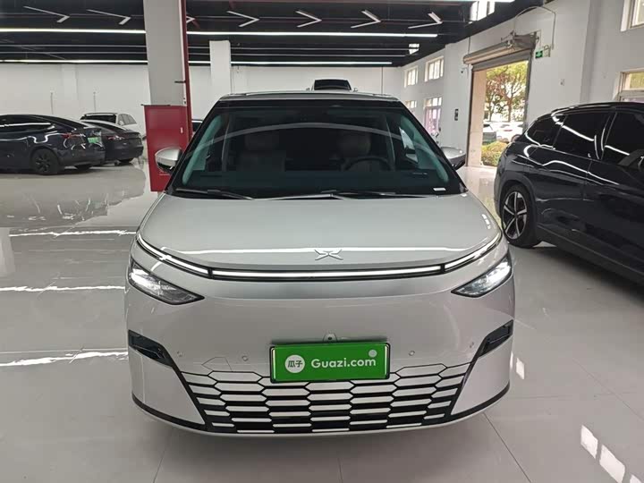 Фото 3 - XPeng X9