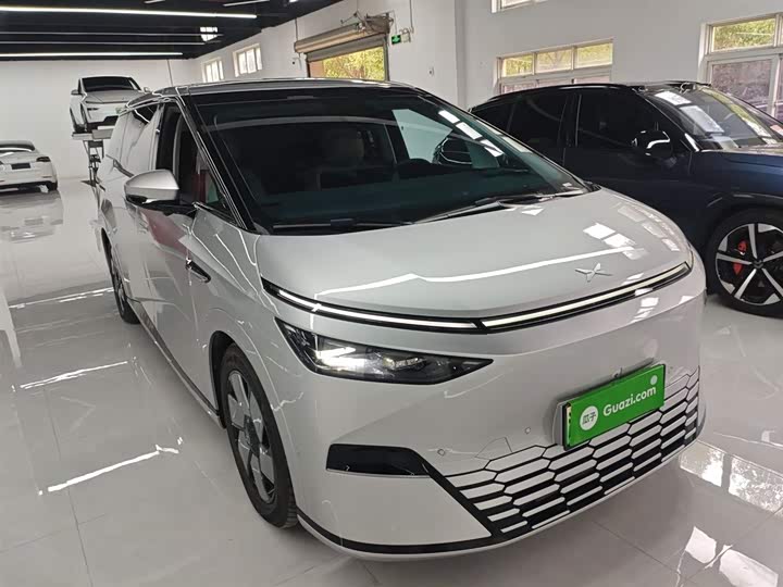 Фото 4 - XPeng X9