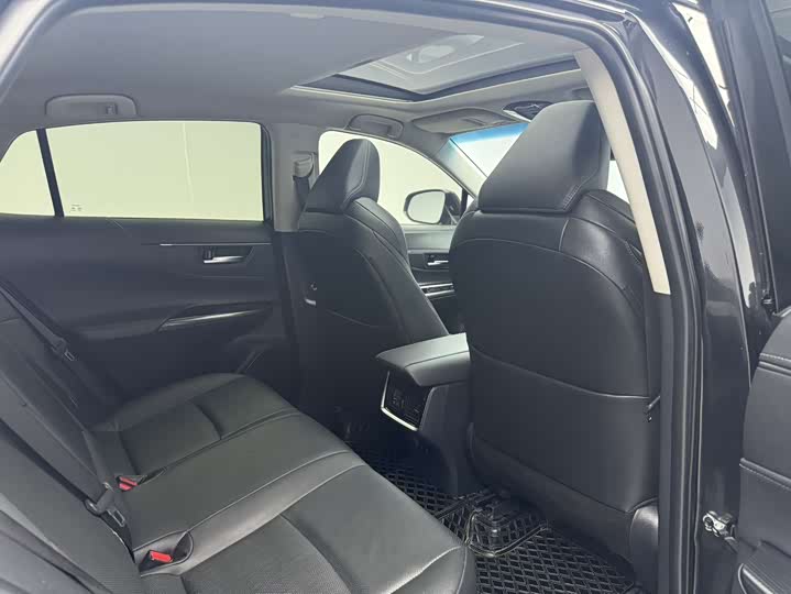 Фото 10 - Toyota Venza