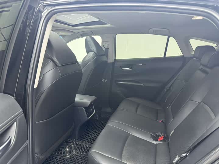 Фото 8 - Toyota Venza